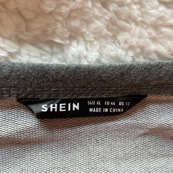 Shein holiday long sleeve shirt - Picture 3 of 4